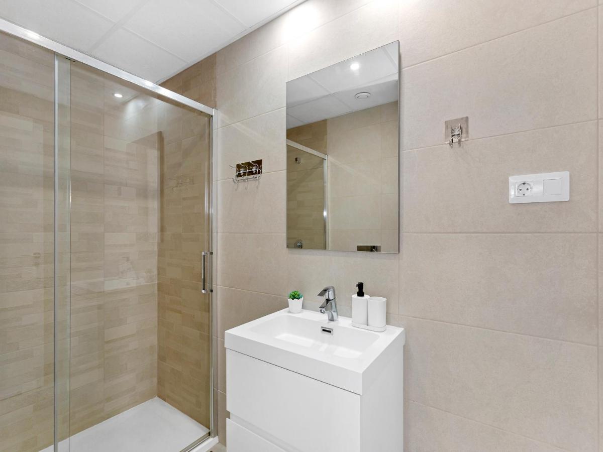 Apartament Lovely First Floor Apartment, Heating Pool ! Alicante